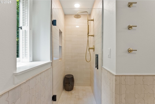 2917 Westview Cir, Lake Oswego, OR 97034 - full bathroom with tiled shower, wainscoting, and tile walls