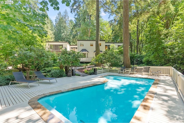 2917 Westview Cir, Lake Oswego, OR 97034 - outdoor pool featuring a wooden deck