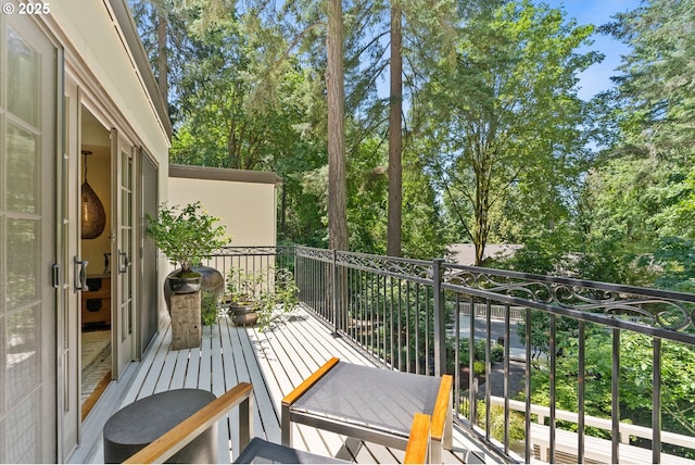 2917 Westview Cir, Lake Oswego, OR 97034 - balcony featuring view of scattered trees