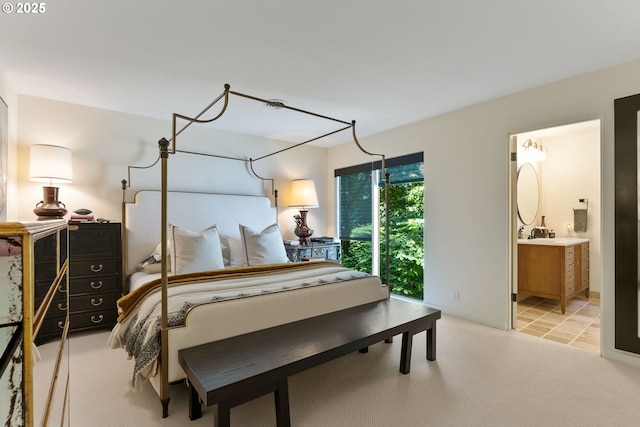 2917 Westview Cir, Lake Oswego, OR 97034 - carpeted bedroom featuring ensuite bathroom