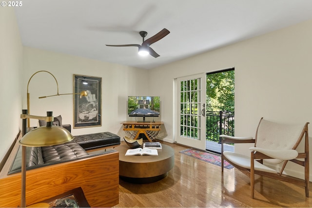 2917 Westview Cir, Lake Oswego, OR 97034 - living area featuring wood finished floors and ceiling fan