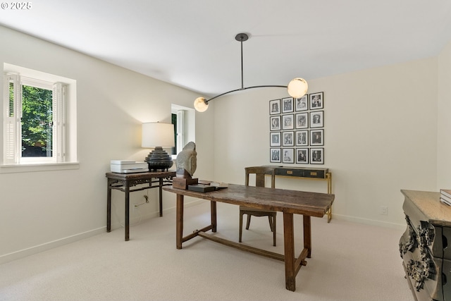2917 Westview Cir, Lake Oswego, OR 97034 - office space featuring light carpet and baseboards