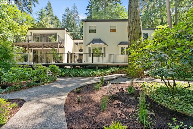 2917 Westview Cir, Lake Oswego, OR 97034 - back of property featuring stucco siding