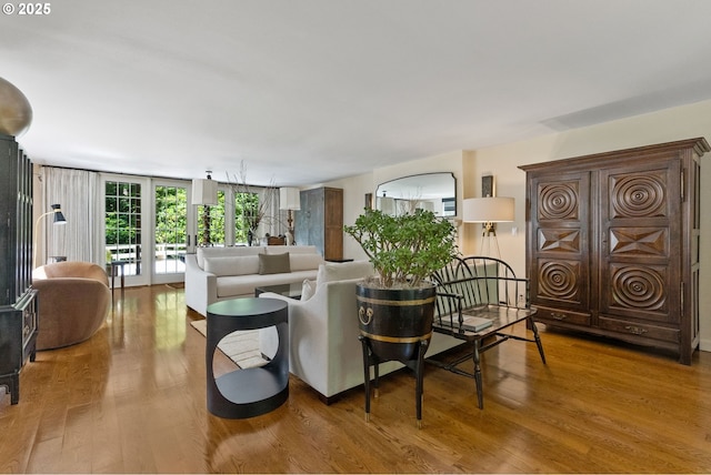 2917 Westview Cir, Lake Oswego, OR 97034 - living room featuring wood finished floors and expansive windows