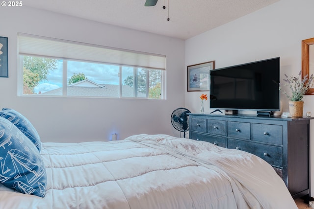 12520 SW Prince Albert St, King City, OR 97224 - bedroom with a ceiling fan