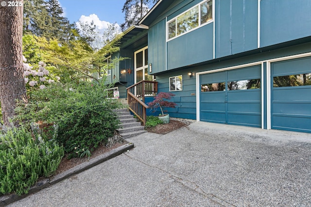 536 Kingswood Ave, Eugene, OR 97405 - view of home's exterior with driveway and a garage