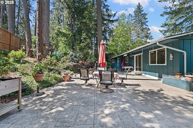 536 Kingswood Ave, Eugene, OR 97405 - view of patio / terrace with outdoor dining space