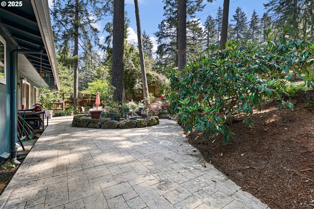 536 Kingswood Ave, Eugene, OR 97405 - view of patio / terrace with fence