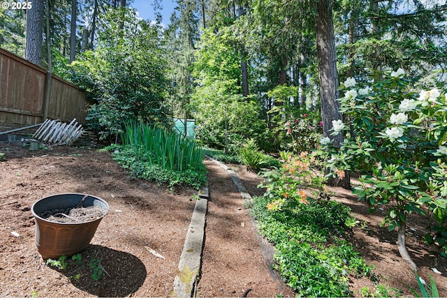 536 Kingswood Ave, Eugene, OR 97405 - view of yard with fence