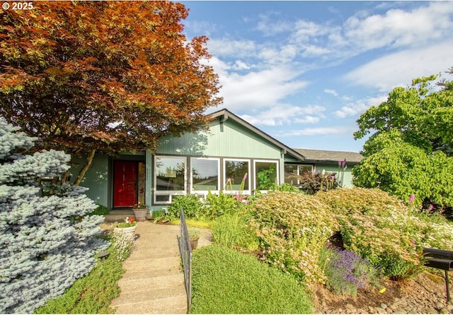 2440 SW Burbank Ave, Portland, OR 97225 - view of front facade