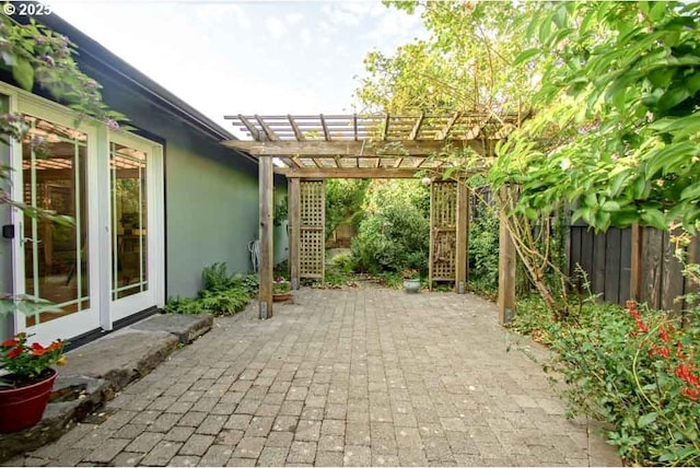 2440 SW Burbank Ave, Portland, OR 97225 - view of patio with a pergola