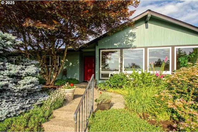2440 SW Burbank Ave, Portland, OR 97225 - view of front of property