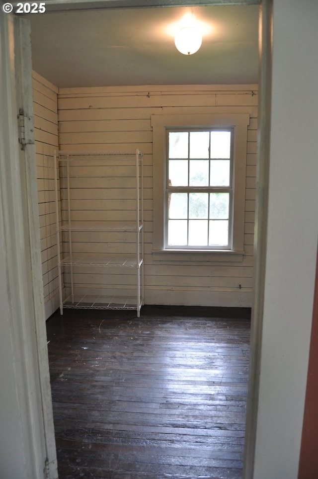 87624 Territorial Rd, Veneta, OR 97487 - unfurnished room with dark wood-style floors