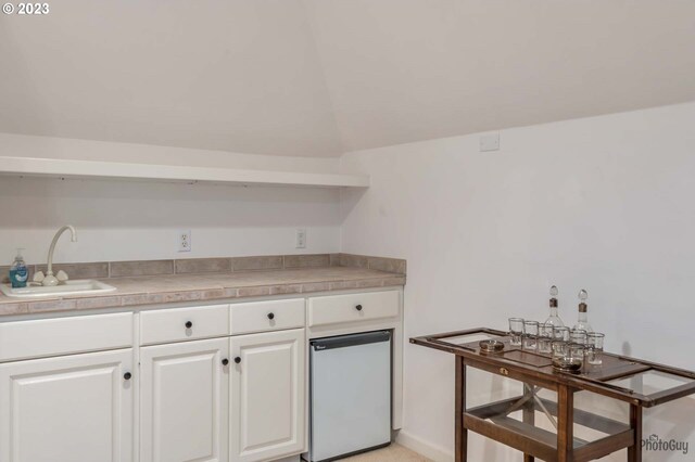 46769 Goodpasture Rd, Vida, OR 97488 - bar featuring a sink and lofted ceiling