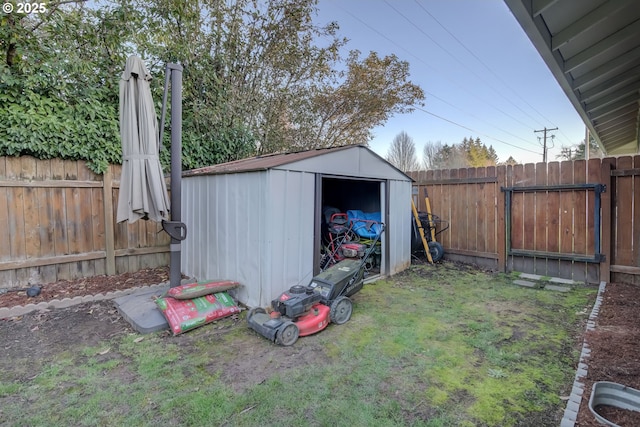 view of outdoor structure featuring a yard