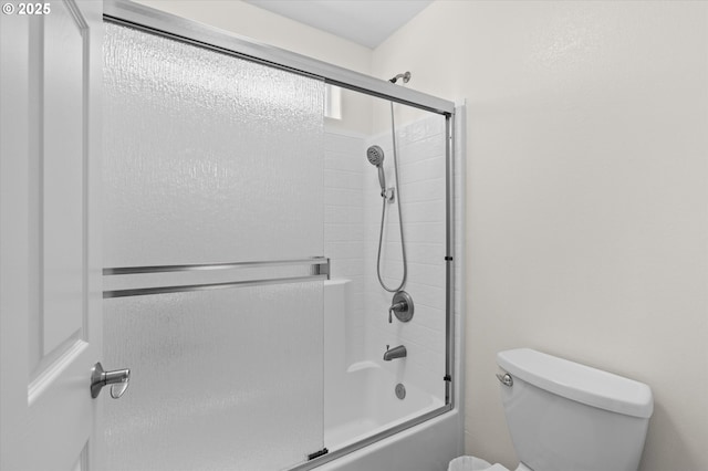 95245 N Bank Rogue River Rd, Gold Beach, OR 97444 - full bath with toilet and bath / shower combo with glass door