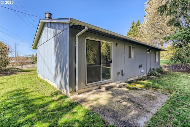 12172 SE Beckman Ave, Milwaukie, OR 97222 - view of side of home with a yard