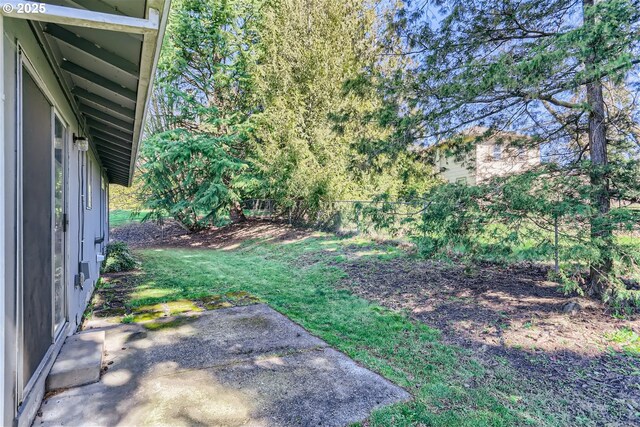 12172 SE Beckman Ave, Milwaukie, OR 97222 - view of yard featuring a patio