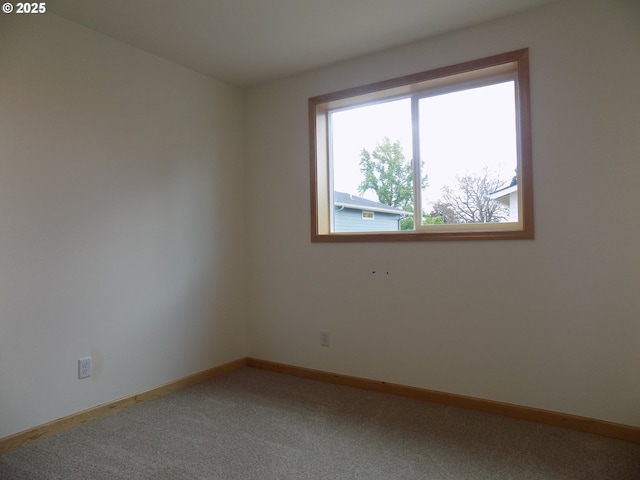 545 SE Firefly Ave, Corvallis, OR 97333 - carpeted empty room with baseboards