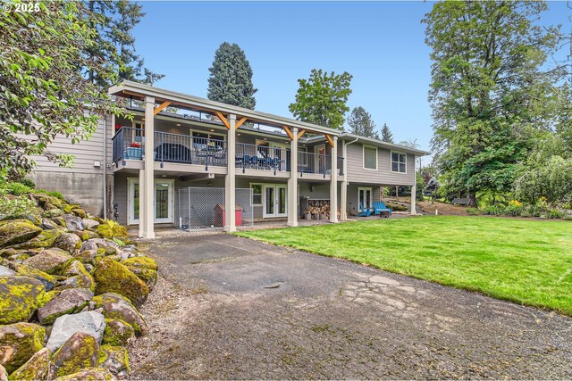 10588 Crosby Rd NE, Woodburn, OR 97071 - view of front of property with a front yard and a patio area