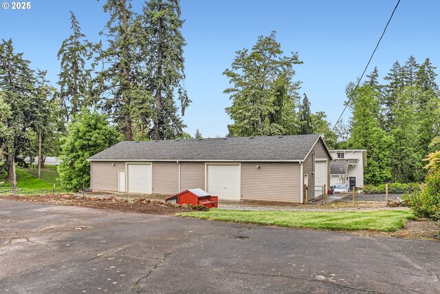 10588 Crosby Rd NE, Woodburn, OR 97071 - view of detached garage