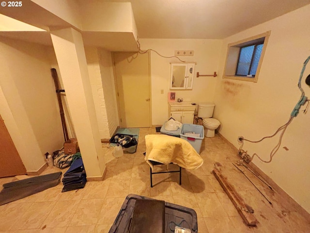 17373 SE Forest Hill Dr, Damascus, OR 97089 - basement featuring a sink and light tile patterned floors