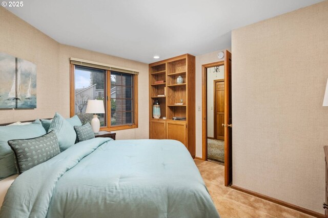 863 Fairway View Dr, Eugene, OR 97401 - bedroom featuring light colored carpet