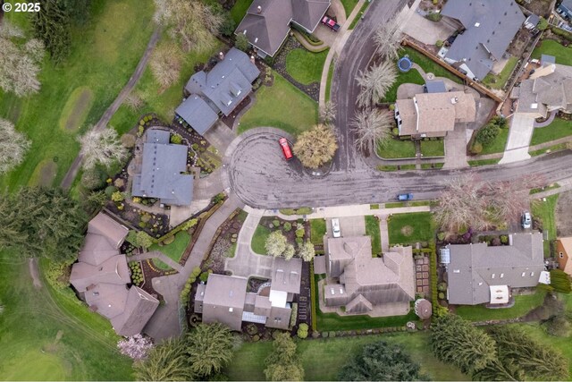 863 Fairway View Dr, Eugene, OR 97401 - aerial view of property's location with nearby suburban area
