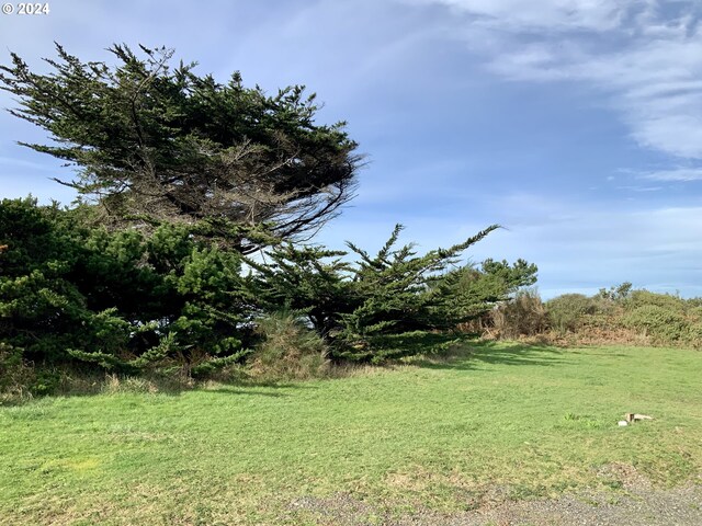Surfside Dr, Gold Beach, OR 97444