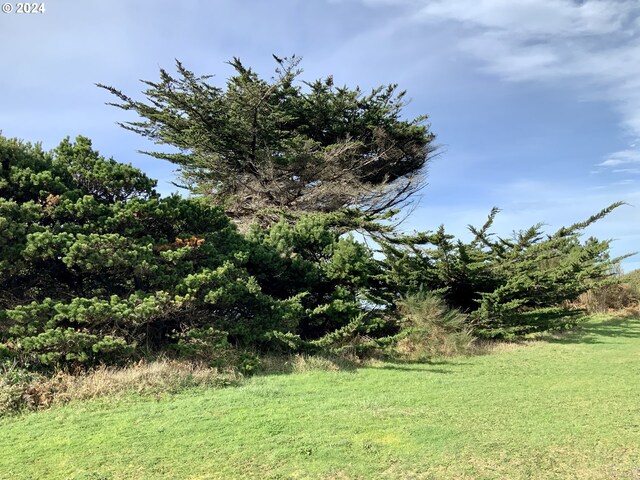 Surfside Dr, Gold Beach, OR 97444