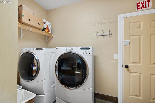 15111 Oyer Dr, Oregon City, OR 97045 - washroom with independent washer and dryer