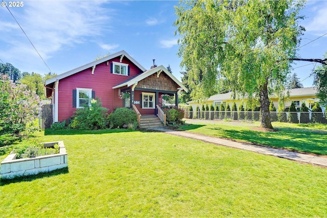 318 Koons St, Silverton, OR 97381 - view of front facade featuring a porch