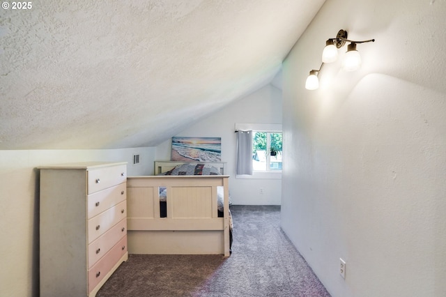 318 Koons St, Silverton, OR 97381 - bedroom with carpet, a textured ceiling, and vaulted ceiling