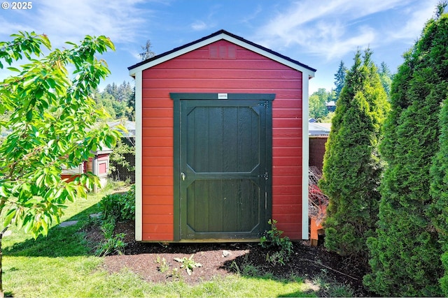 318 Koons St, Silverton, OR 97381 - view of shed