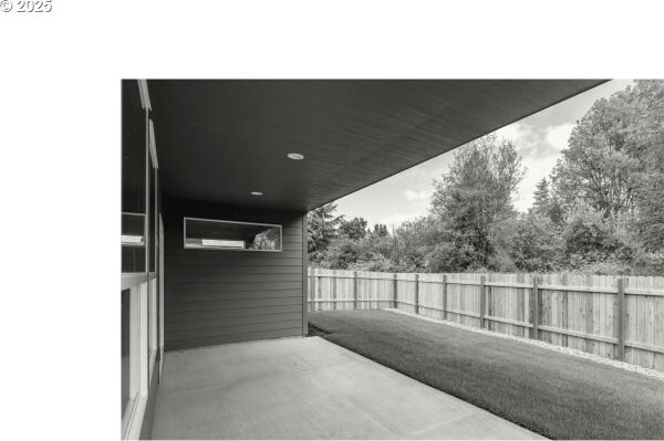 12812 NE 109th St, Vancouver, WA 98682 - view of patio / terrace featuring fence