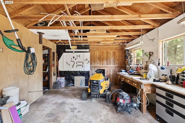 7291 Rice Valley Rd, Oakland, OR 97462 - garage with a workshop area