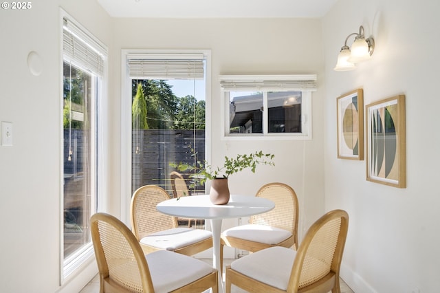 4770 SW Beech Dr, Beaverton, OR 97005 - dining space featuring baseboards