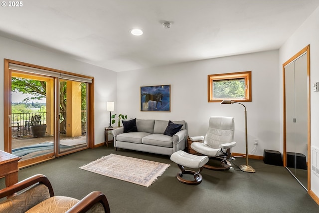 88369 Timberline Dr, Veneta, OR 97487 - living room featuring baseboards and recessed lighting