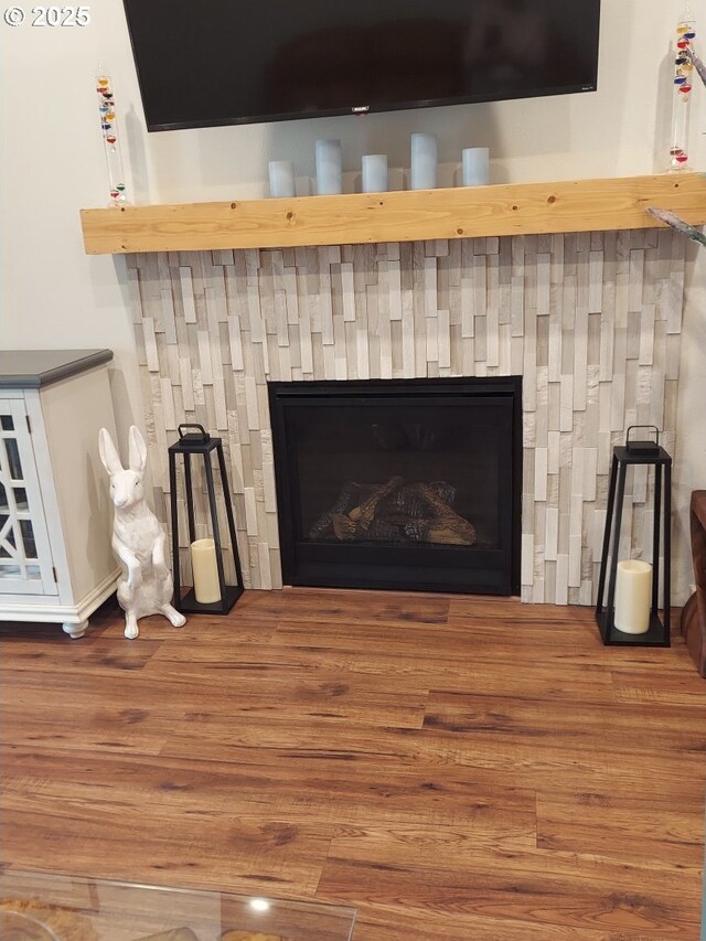 16610 Pine Creek Dr, La Pine, OR 97739 - detailed view of wood finished floors and a fireplace