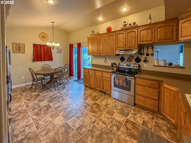 142 NE Stevenson Ct, Myrtle Creek, OR 97457 - kitchen featuring stainless steel range with electric cooktop, under cabinet range hood, vaulted ceiling, a chandelier, and stone tile flooring