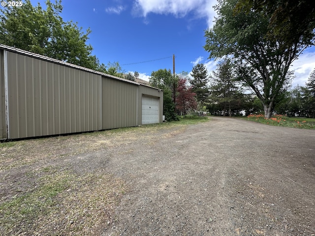 440 N Mountain Blvd, Mount Vernon, OR 97865 - detached garage featuring dirt driveway
