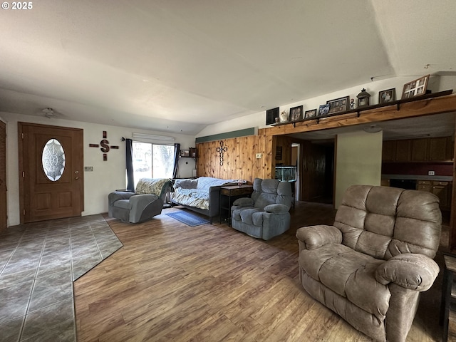 440 N Mountain Blvd, Mount Vernon, OR 97865 - living room featuring wood finished floors and vaulted ceiling