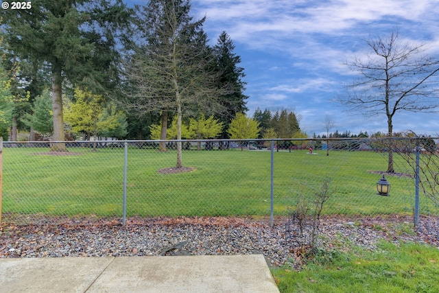 4219 NE 157th Ct, Vancouver, WA 98682 - view of yard featuring fence