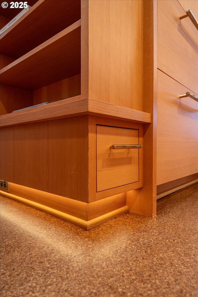 321 NW Hilltop Dr, Portland, OR 97210 - detailed view