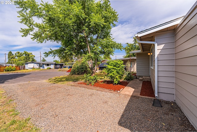 823 20th St, Springfield, OR 97477 - view of yard
