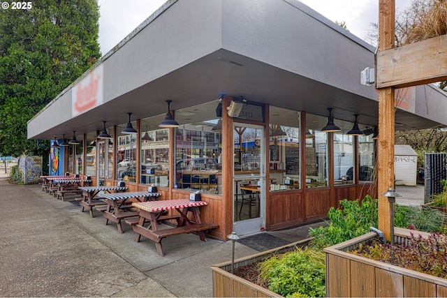 1529 SE Hawthorne Blvd Unit 204, Portland, OR 97214 - view of patio / terrace