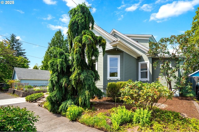 1905 N Sumner St, Portland, OR 97217 - view of home's exterior