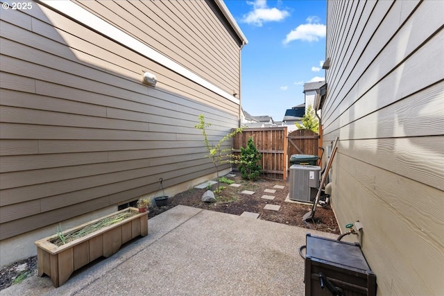 7510 NW Lauren Ave, Portland, OR 97229 - view of patio with a gate
