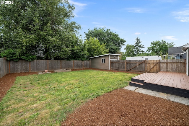 7817 SE Ellis St, Portland, OR 97206 - view of yard with a deck