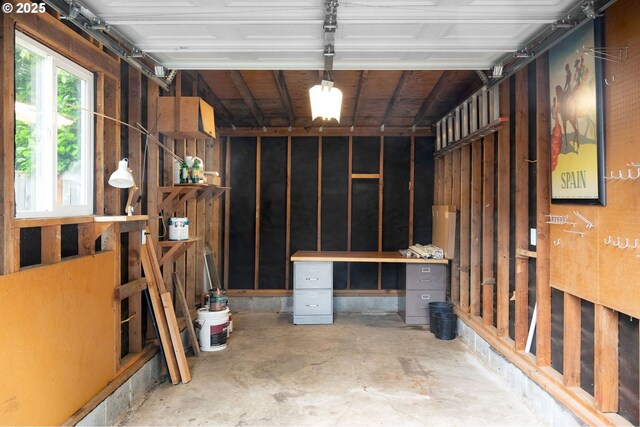 7817 SE Ellis St, Portland, OR 97206 - view of garage
